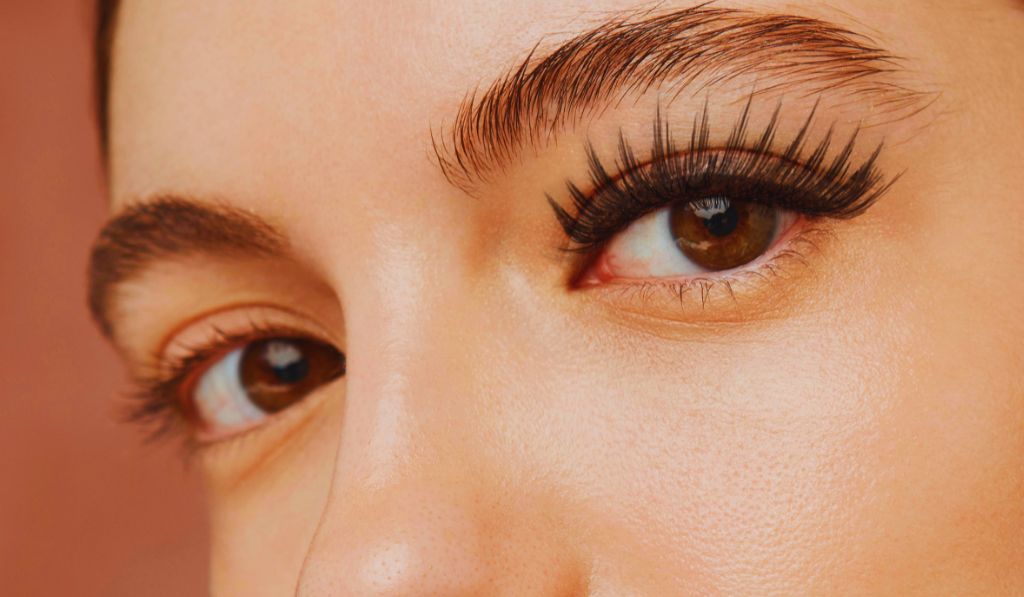 Define Your Lash Line